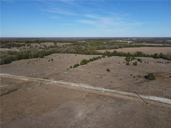 5 Victory Ln, Prague, OK 74864