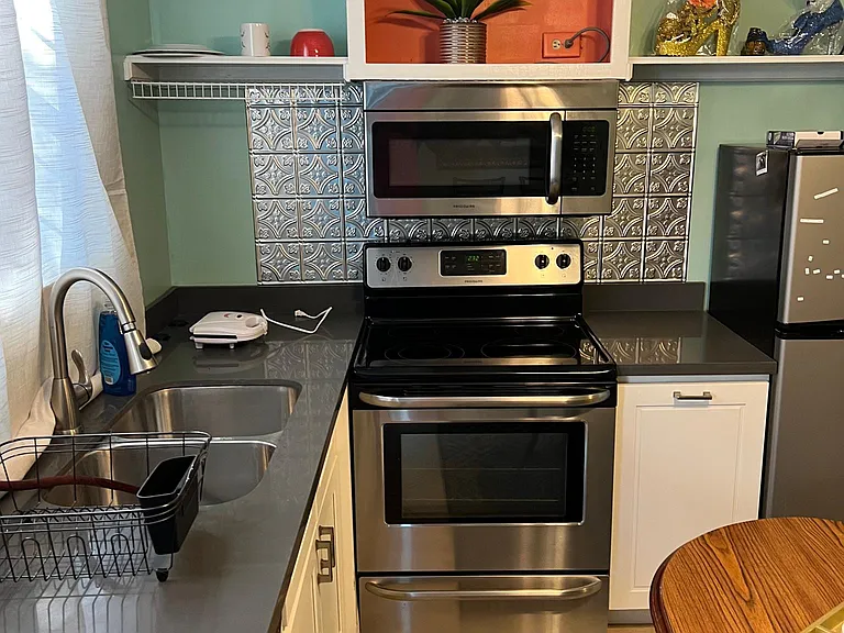 2301 Dauphine St #B — Photo 6