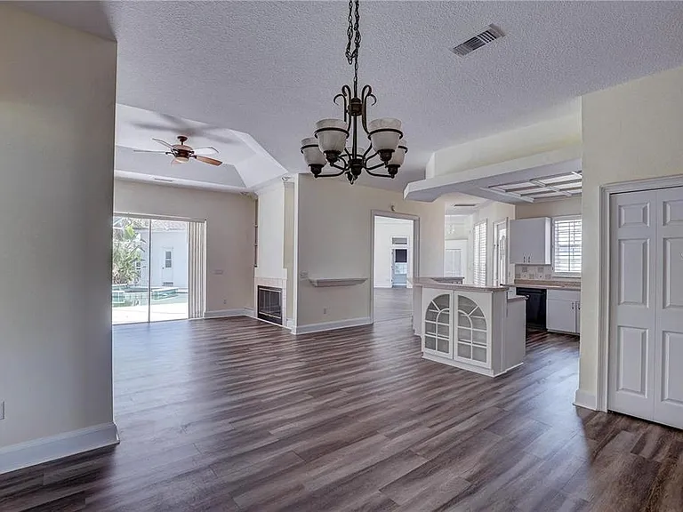2208 Hampstead Ct — Photo 41
