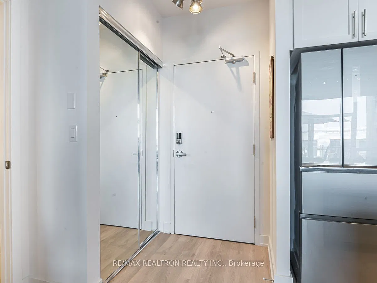 3 bed, $2,500 — Photo 2