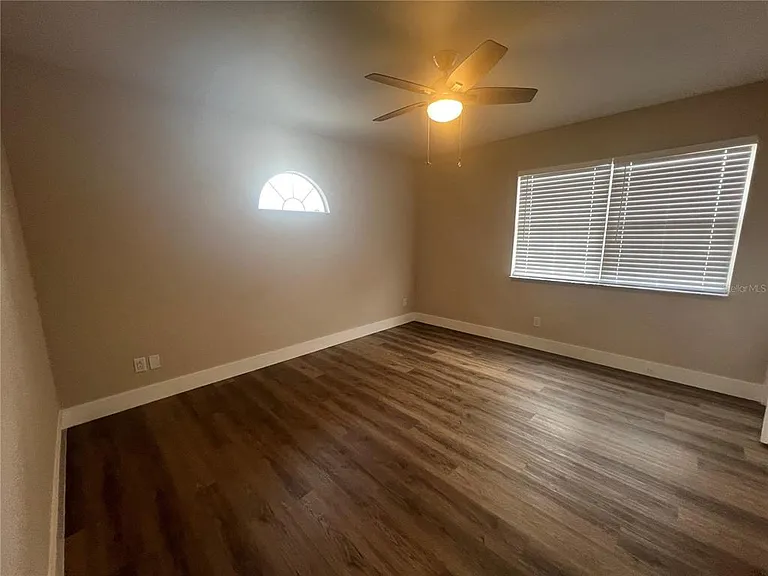 2472 Picnic St — Photo 10