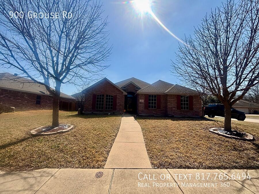 1st image of 900 Grouse Rd