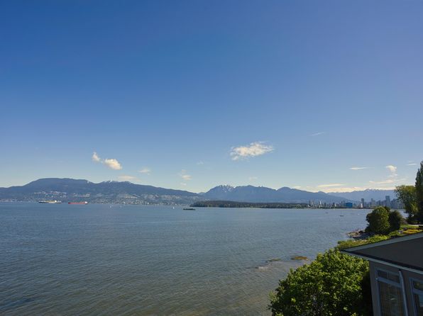 2711 Point Grey Rd, Vancouver, BC V6K 1A4