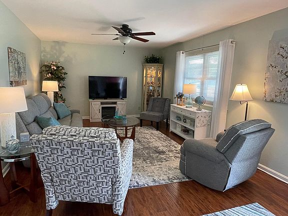 5th image of 304 Thames Ct