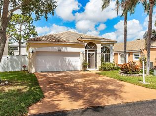 115 Rosewood Ln, Greenacres, FL 33463