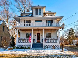 537 Hill Ave, Glen Ellyn, IL