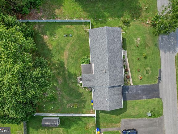 4th image of 30560 Townsend Dr