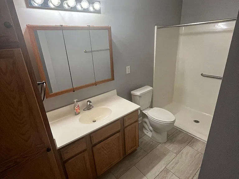 171 Central Blvd #27 — Photo 4