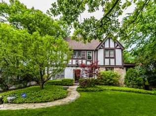 40 Lakeside Pl, Highland Park, IL 60035