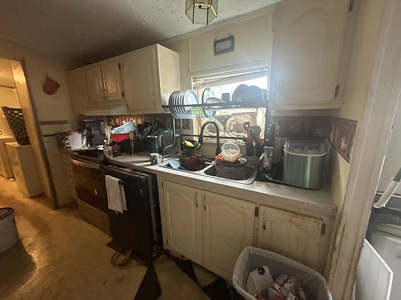 4th image of 471 Goose Creek Rd