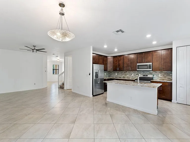 12756 Anthorne Ln S — Photo 7