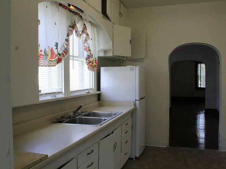 1411 S Webster St — Photo 8
