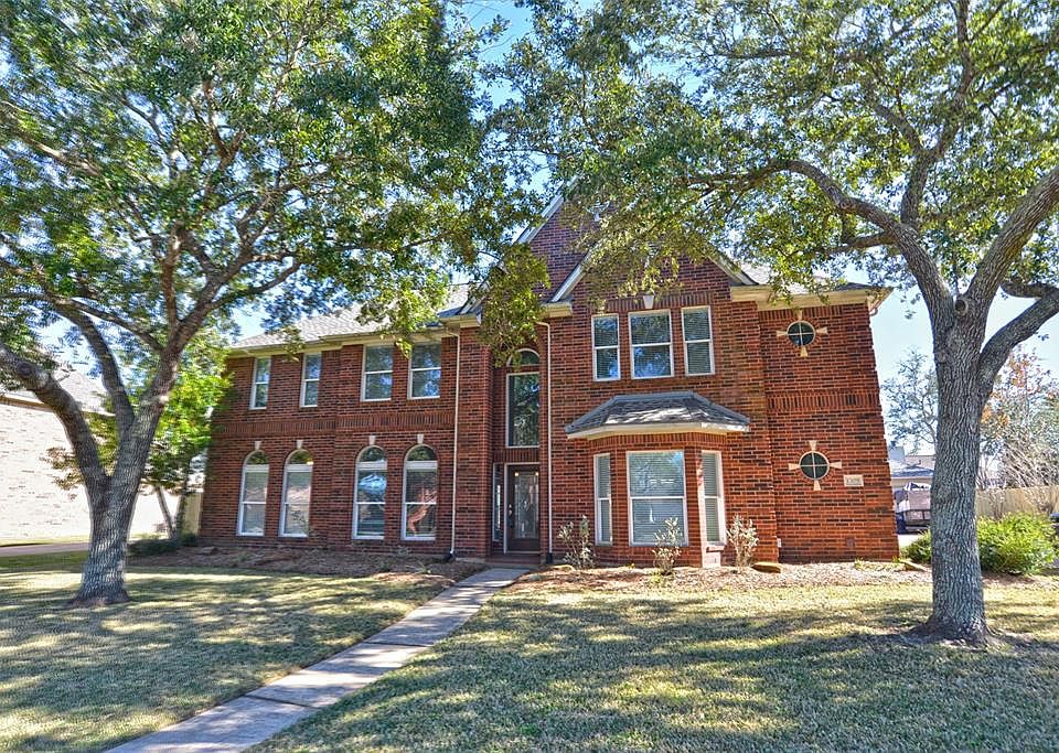 Excellent curb appeal