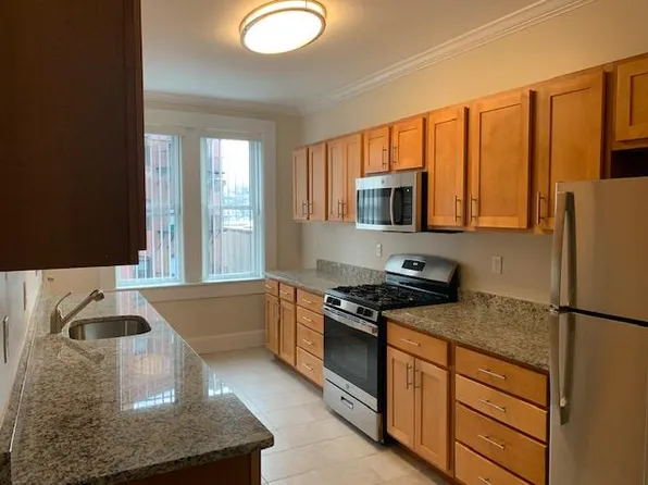 12 Short St APT 5, Brookline, MA 02446