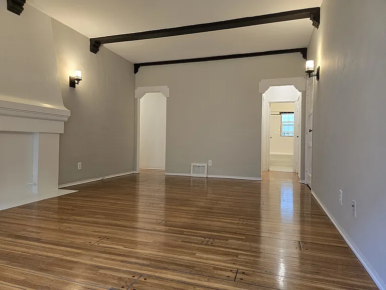 650 S Cloverdale Ave #8 — Photo 3