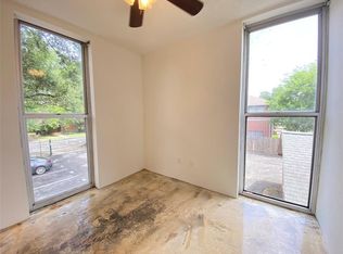 1112 Lawrence St APT 15, Houston, TX 77008