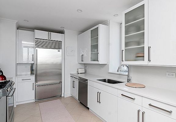3rd image of 351 E 51st St Ph 7A