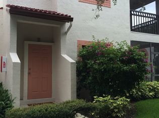 484 Santa Cruz Pl NE APT B, Saint Petersburg, FL 33703