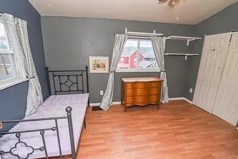 131 Ross Ave — Photo 8