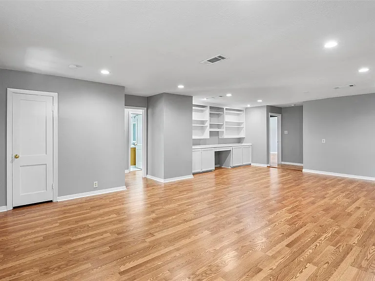 302 S Hardie St — Photo 2