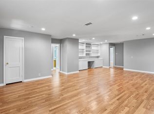 302 S Hardie St, Alvin, TX 77511
