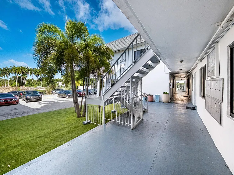 13251 Memorial Hwy #7 — Photo 11