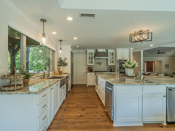 Gourmet Chef's Kitchen with Large Island, Granite Tops & Open Flow