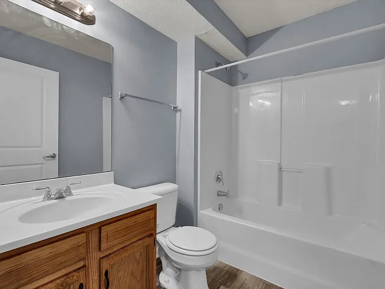 Rowan Place Apartments — Photo 56