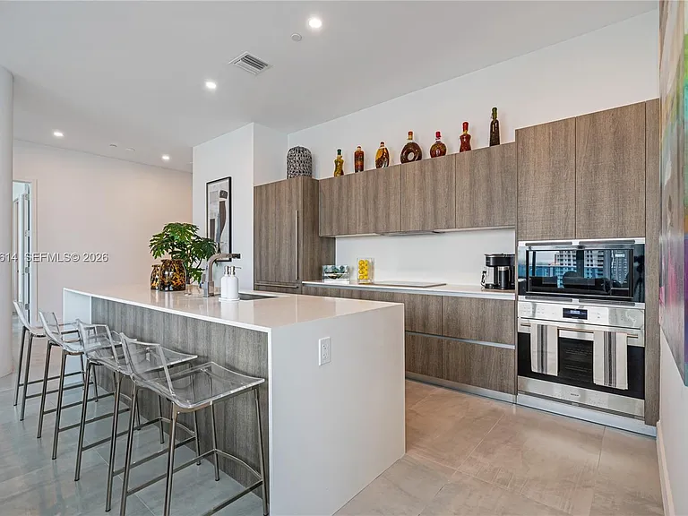 17550 Collins Ave #Penthouse 1 — Photo 32