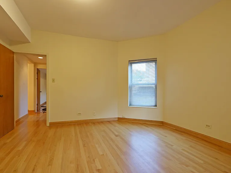 918 W Buena Ave #1 — Photo 11
