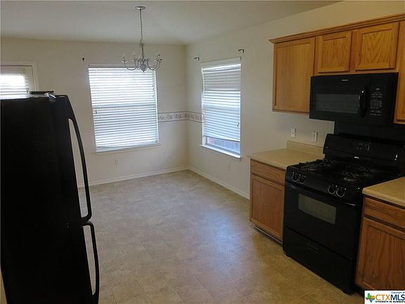 3rd image of 525 Sweet Leaf Ln