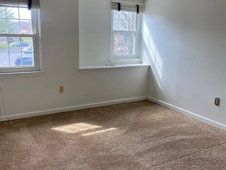 806 Christopher Dr — Photo 4