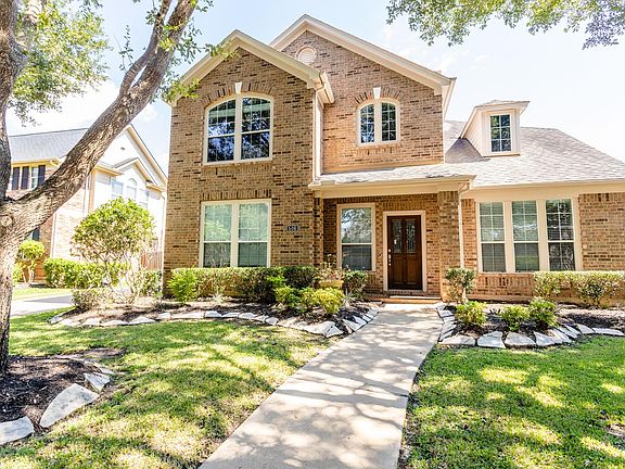 2nd image of 506 Silver Creek Cir
