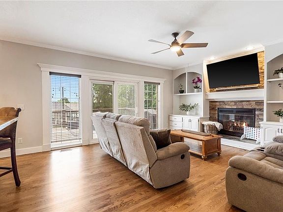 5th image of 811 Claywoods Dr