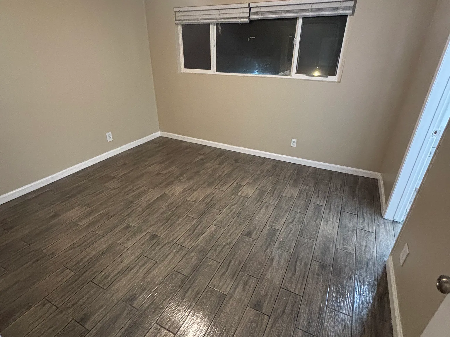 3 bed, 13000 sqft, $3,200 — Photo 4