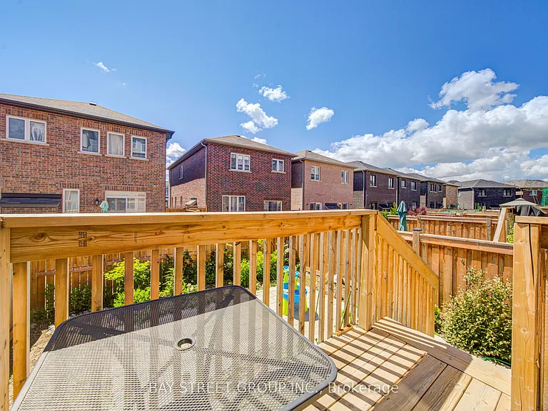114 Ness Dr — Photo 37