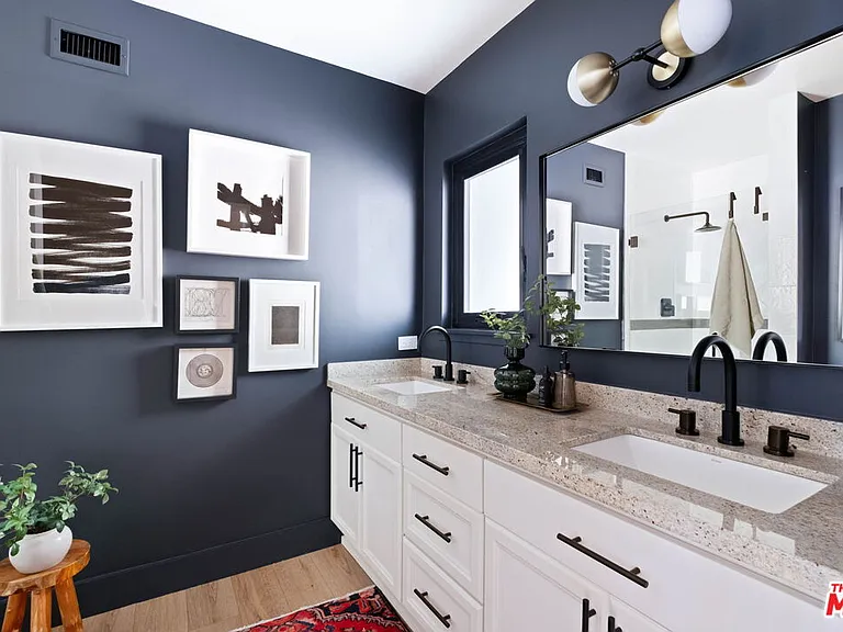 4735 Degovia Ave — Photo 23