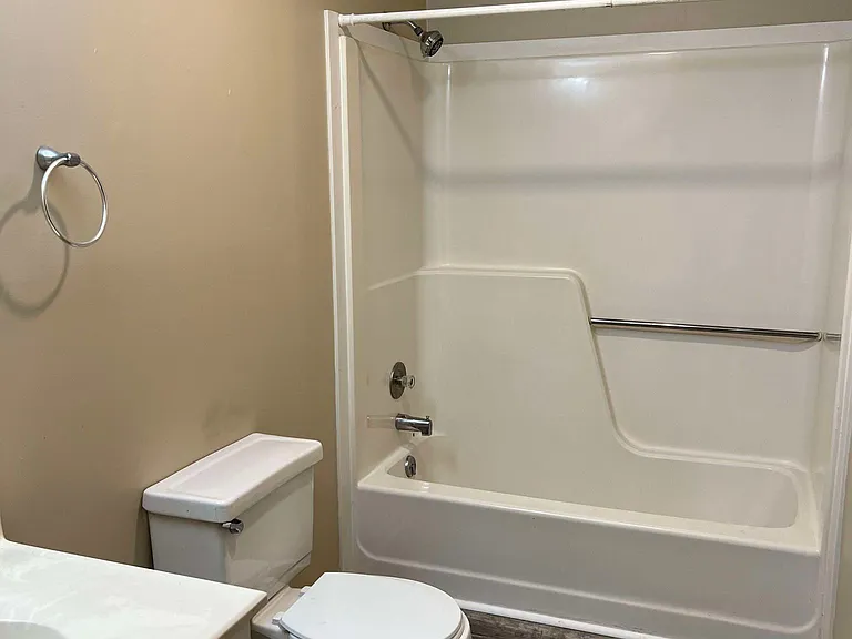 60 Harkrader St #B — Photo 17