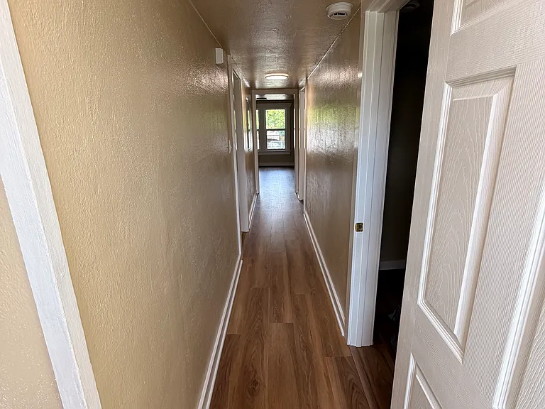 1218 E Queen Ave #2 — Photo 4