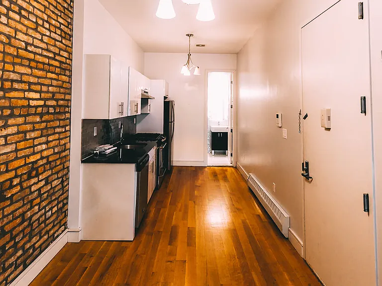 293 Irving Ave #2F — Photo 1