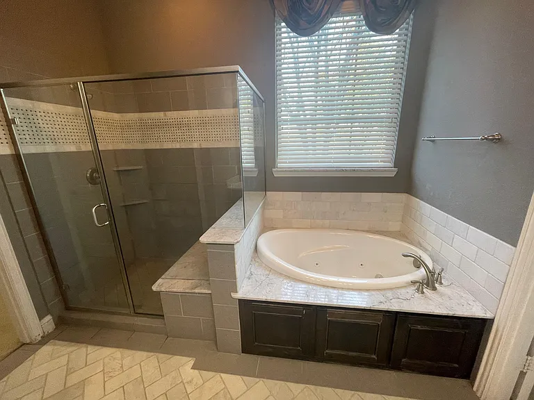 10557 Chaucer Hill Ln — Photo 8