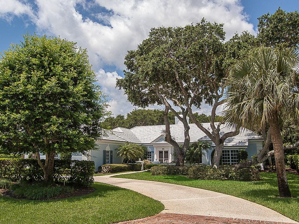 1st image of 521 Sea Oak Dr