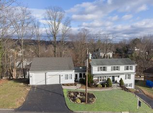 51 Berkshire Dr, Brookfield, CT 06804