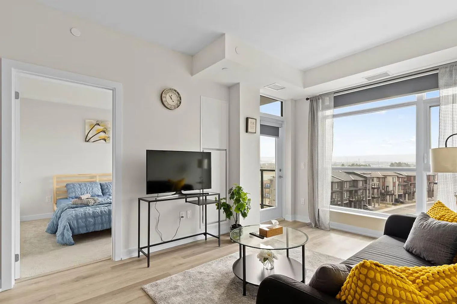 2 bed, 2.0 bath, $4,222 — Photo 4