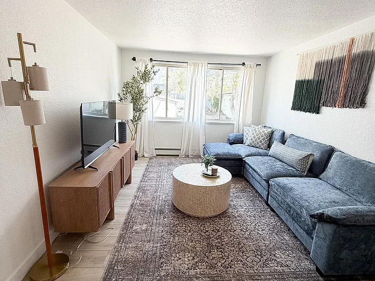 2526 N Clay St #11 — Photo 6