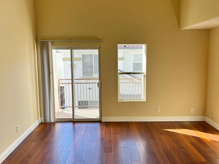 6901 Laurel Canyon Blvd #212 — Photo 9