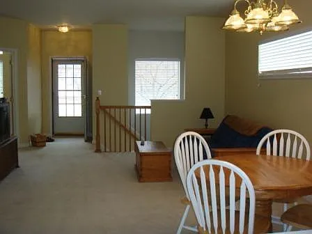 1503 Haymarket St — Photo 2