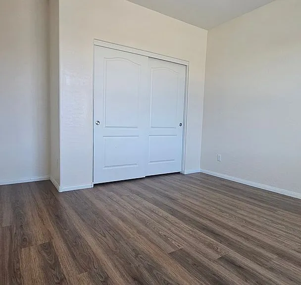 5367 Glenburnie St — Photo 44