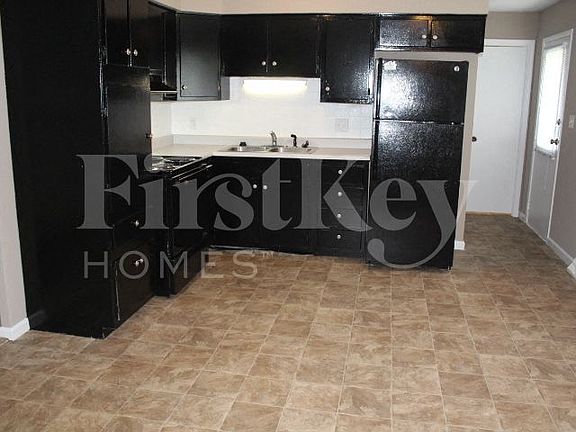 5th image of 243 Tracy Rd