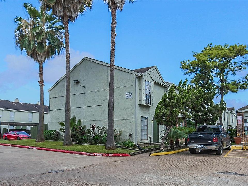 1st image of 8640 Victorian Village Dr #8640